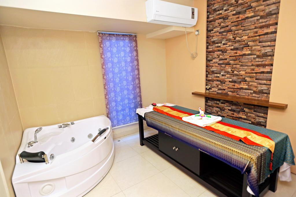 Asia Hotel & Resorts Dhaka Esterno foto